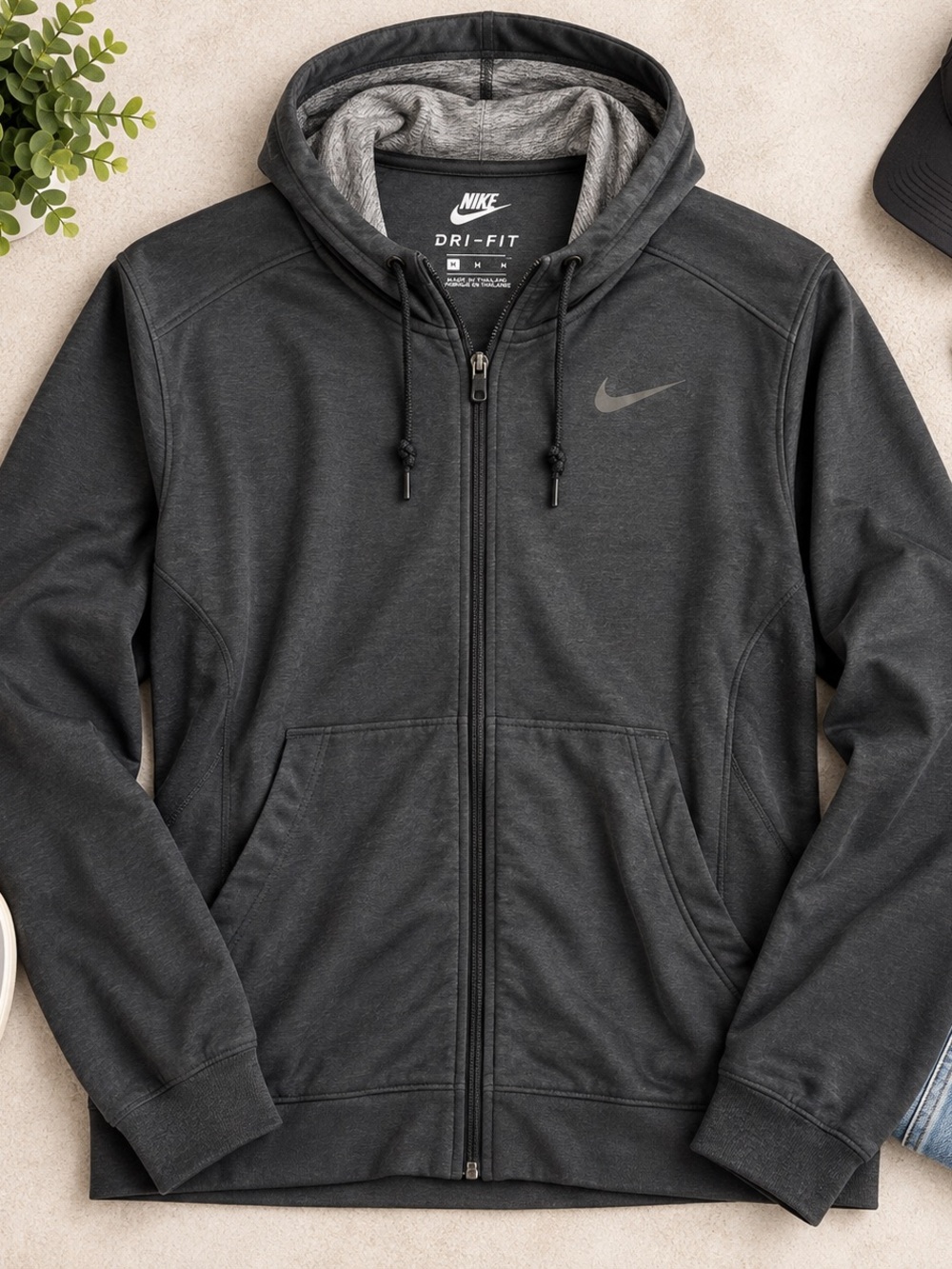 Nike Dri-FIT Full Zip Hoodie – Men’s Medium